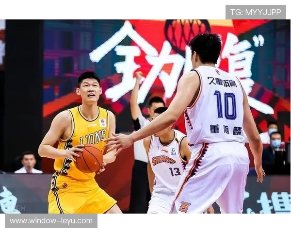 CBA联赛最新战况:明星球员带队逆转赢得关键胜利 CBA联赛最新战况:明星球员带队逆转赢得关键胜利