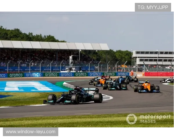 MotoGP赛季激烈角逐 车手间竞争白热化 新技术引领未来发展