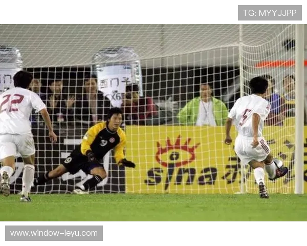 世界杯预选赛精彩纷呈 中国队迎战强敌全力争胜