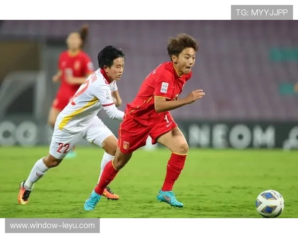 中国女足迎战世界强队备战世界杯 决胜关键时刻队员们展现不屈斗志