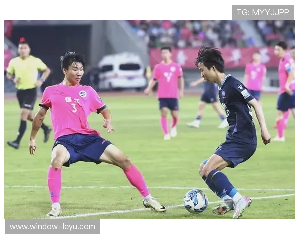 亚洲杯激战正酣国足逆境求胜球迷热情持续高涨