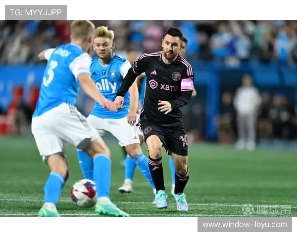 梅西加盟国际迈阿密后首次亮相展现非凡球技,球队迎来新篇章 梅西加盟国际迈阿密后首次亮相展现非凡球技,球队迎来新篇章