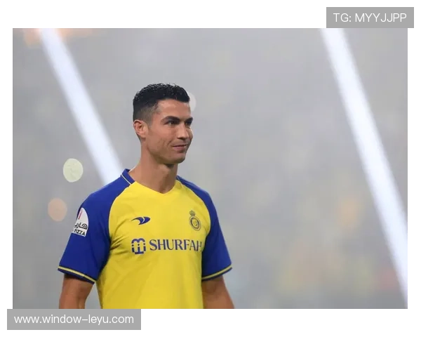 C罗梅开二度助力球队逆转胜利锁定欧冠小组出线资格